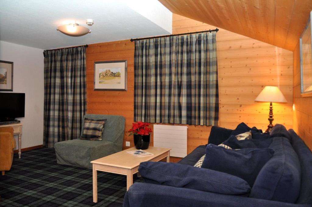 Hotel De La Paix Champery Room photo