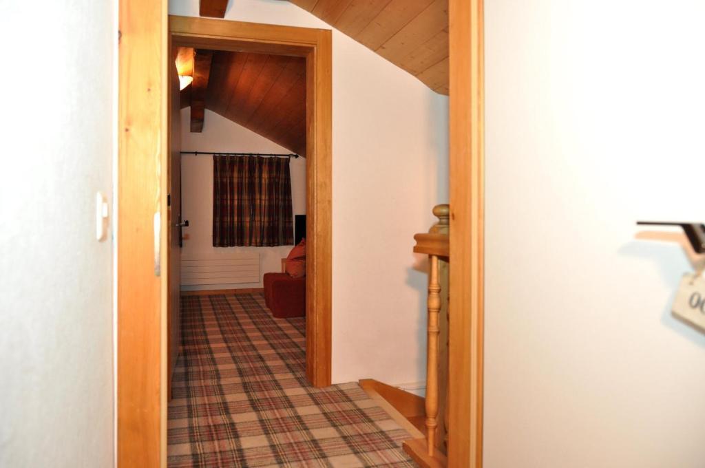 Hotel De La Paix Champery Room photo