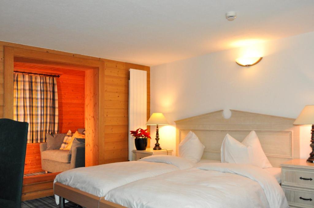Hotel De La Paix Champery Room photo