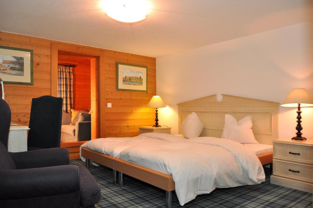 Hotel De La Paix Champery Room photo
